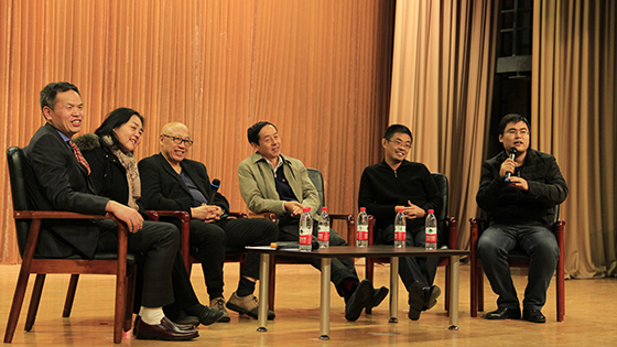 圆桌会议.jpg